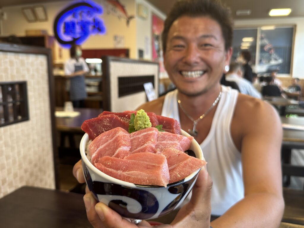 マグロづくし丼